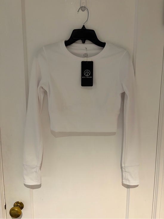 Move Theology Tops - NWT Move Theology Women’s Small White Cropped Contour LS Athletic Top